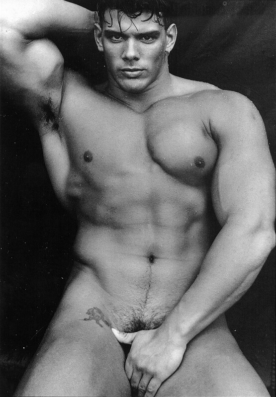 Extremely beautiful naked muscle man.