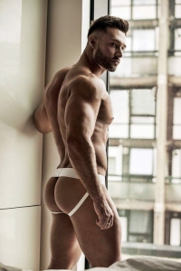 Charming muscle hunk smooth ass